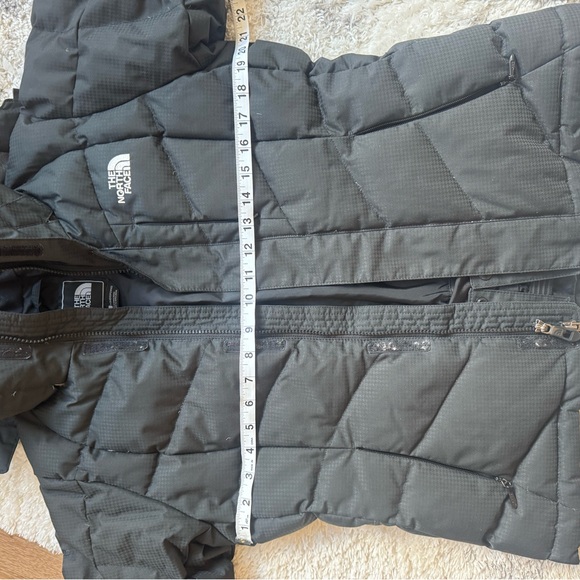 The North Face Black Puffer Jacket - Picture 9 of 9